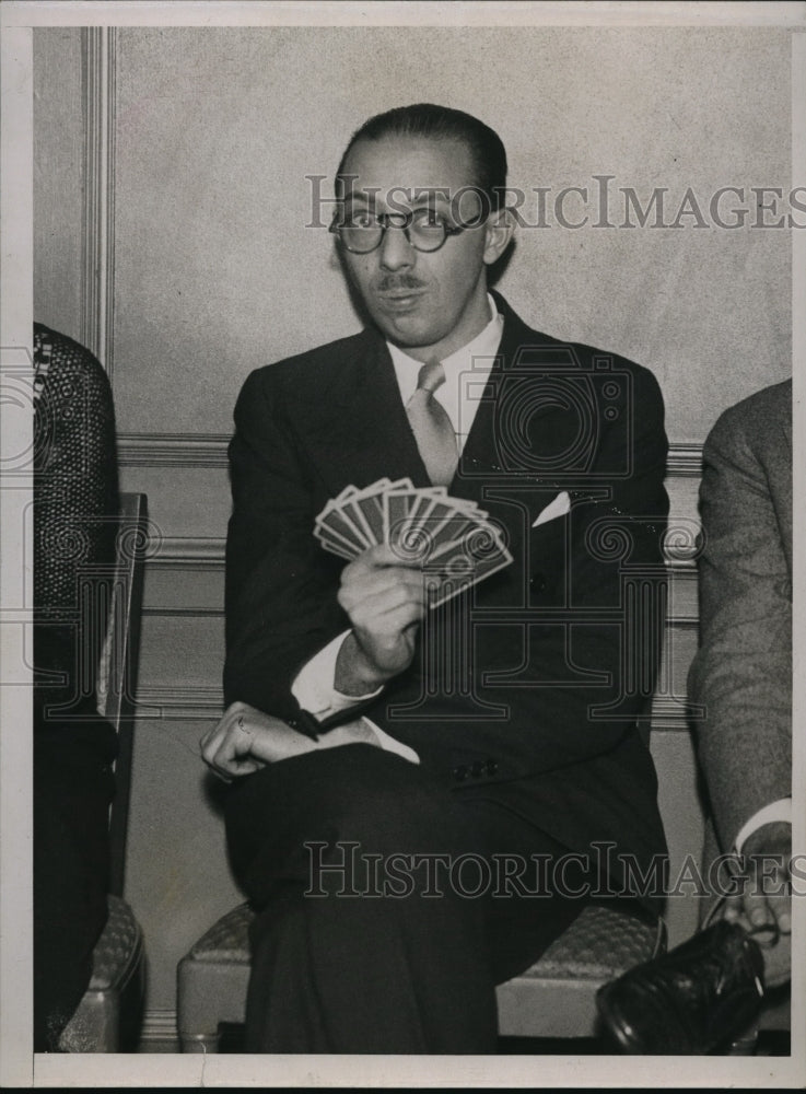 1935 Press Photo Richard Frey Holding Playing Cards - nec57923