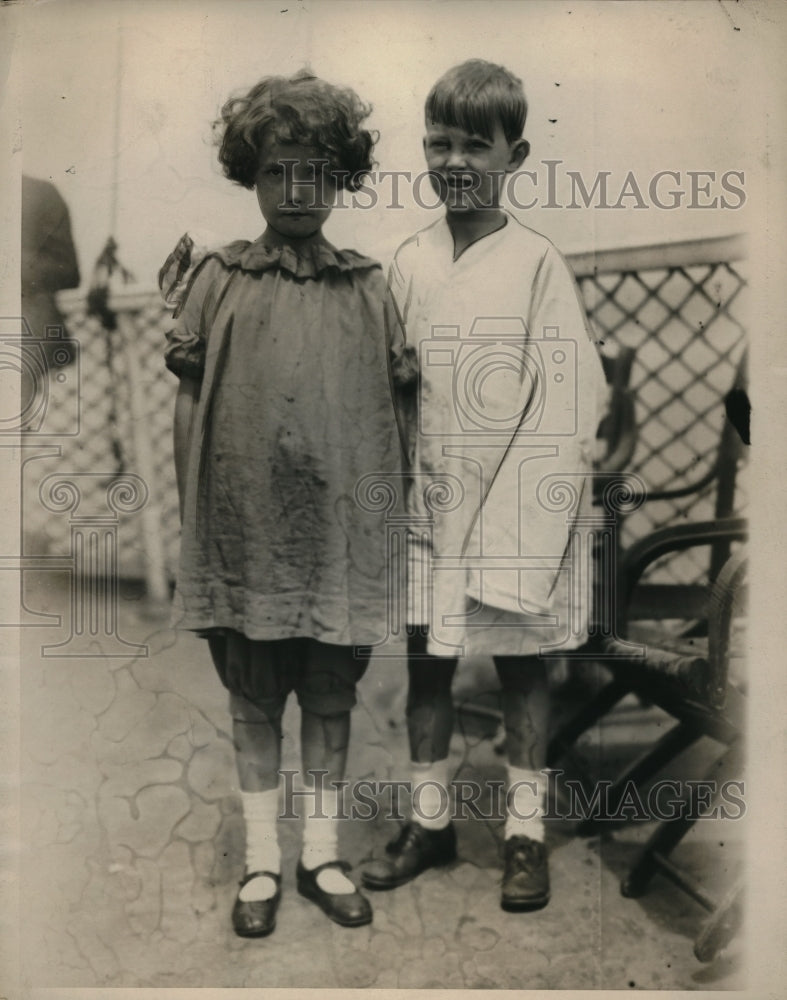 1924 Press Photo Alise Winslow and Sonny Calder were the smallest saved from the