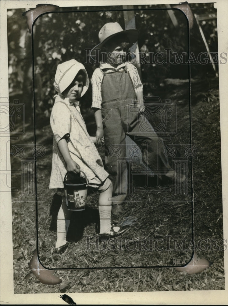 1926 Press Photo Children stunts