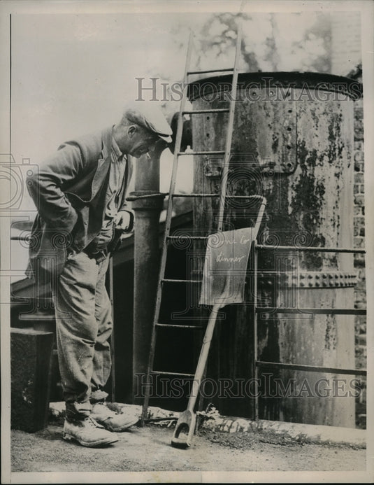 1937 Press Photo Goudhurst, Kent, England Arthur Miller & coal plant- Historic Images