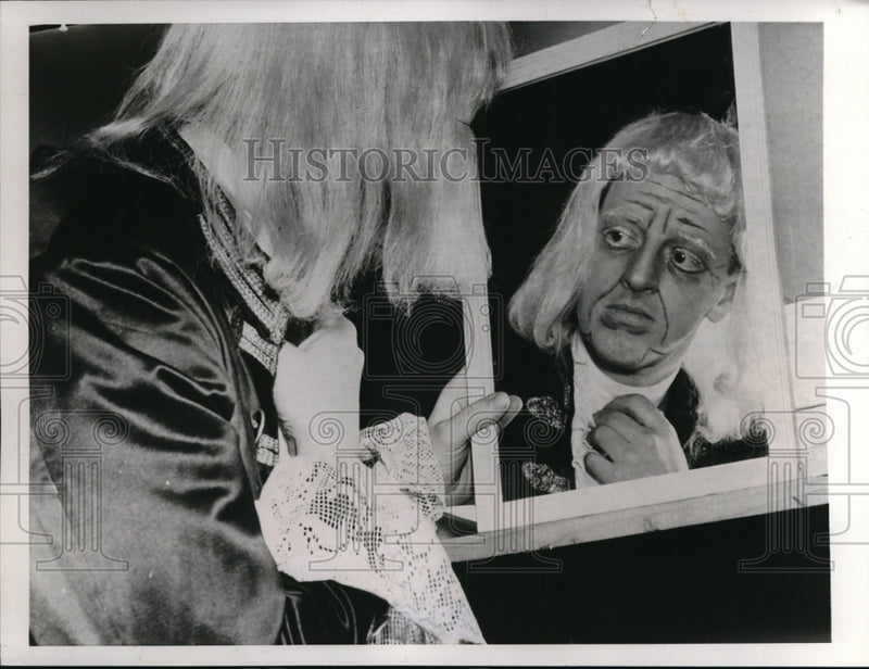 Load image into Gallery viewer, 1938 Press Photo Rev. Dr. Sherman Skinner Rehearses For Presbyterian Play Philly
