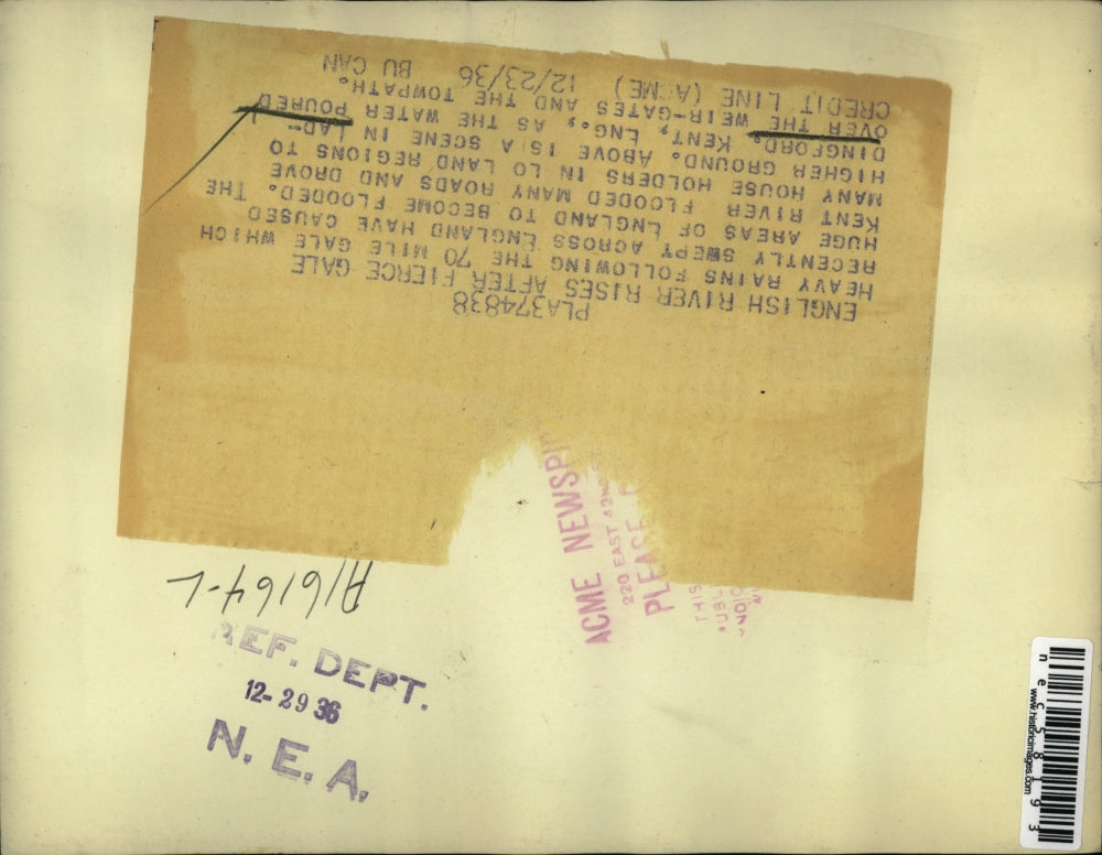 1936 Press Photo English River rises after fierce gale in Ladingford, Kent. Eng.