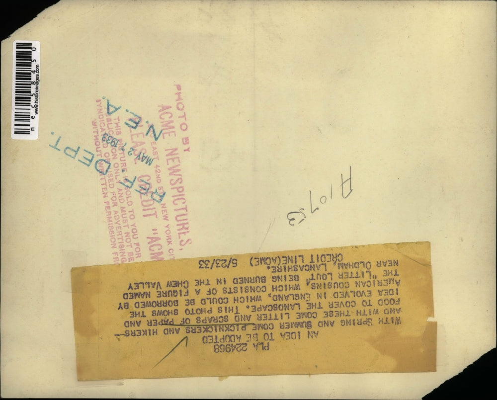 1933 Press Photo Figured named the "Litter Lout"being burned in the Chew Valley,