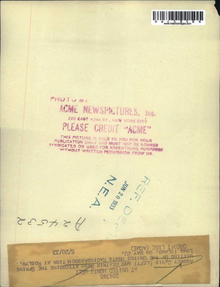 1933 Press Photo Audrey Davis and Beatrix Bush at United Hunts Racing Assn