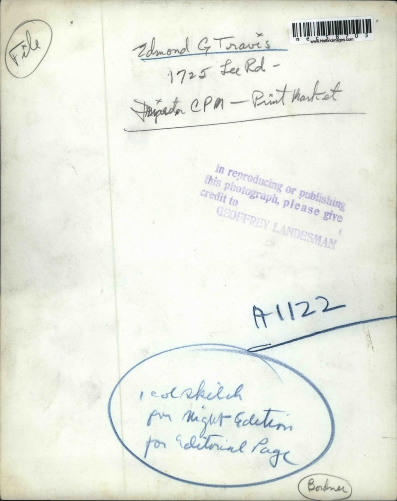 Press Photo Edmond Travis interviewed for a local newspaper