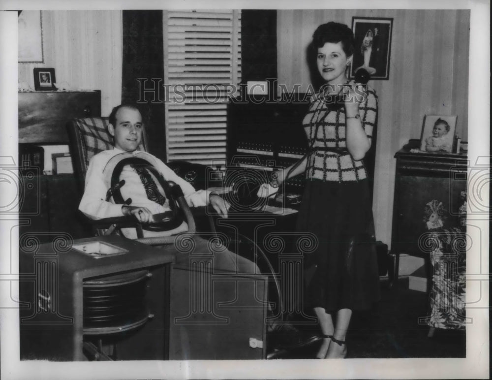 1948 Press Photo Edmond Normandin Suffers from Infantile Paralysis to be Evicted