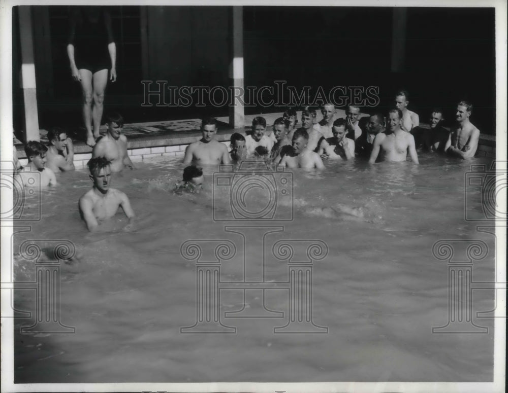 1942 Press Photo Candidates for New Zealand Army in Hot Sulpher Pool