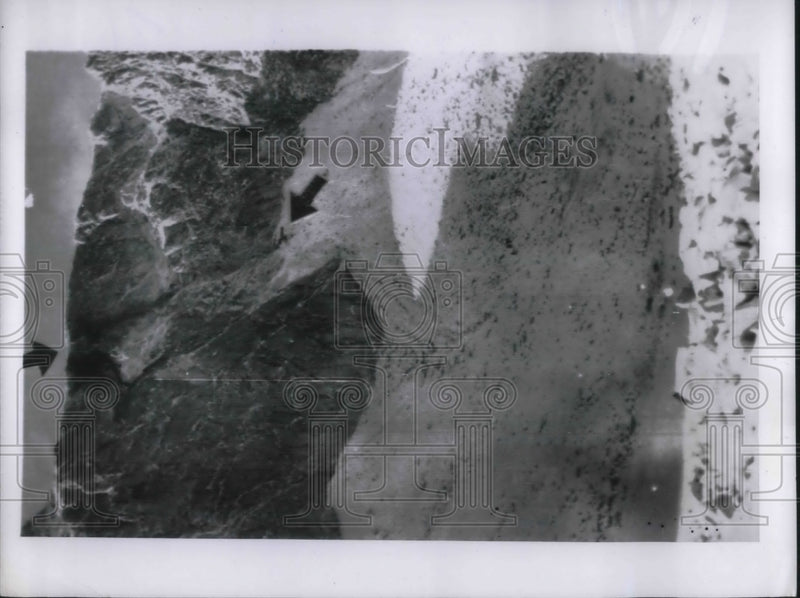 Load image into Gallery viewer, 1955 Press Photo Mirror Lake Wyoming Granite Cliff United Airlines Crash Kill 65
