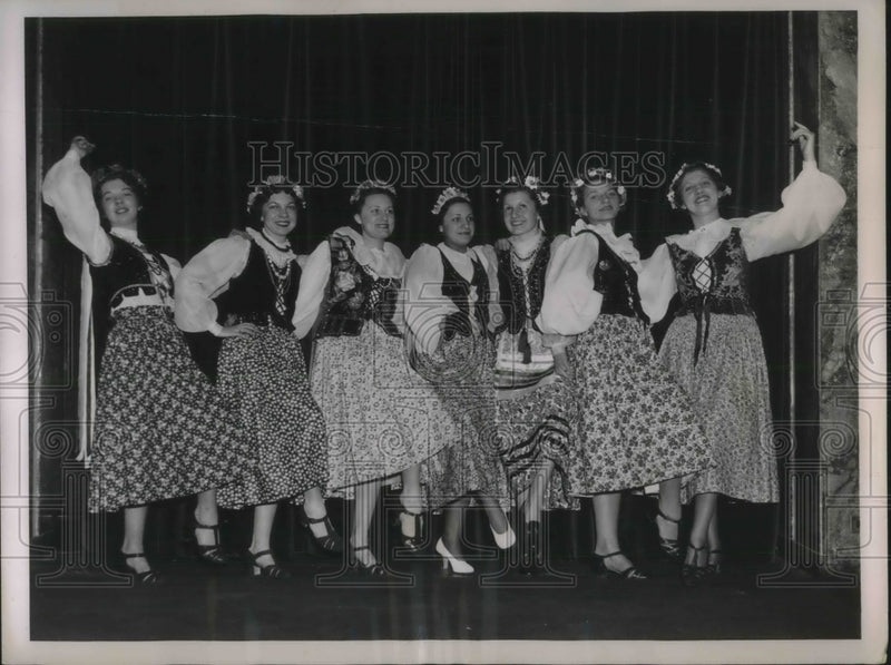 Load image into Gallery viewer, 1937 Press Photo Polish Dancers in NY "A Night In Krakow"
