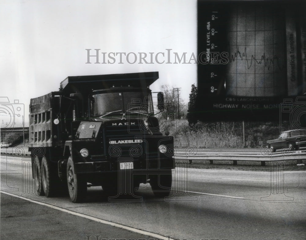 1970 Press Photo The electronic Highway Noise Monitor developed by CBS lab- Historic Images