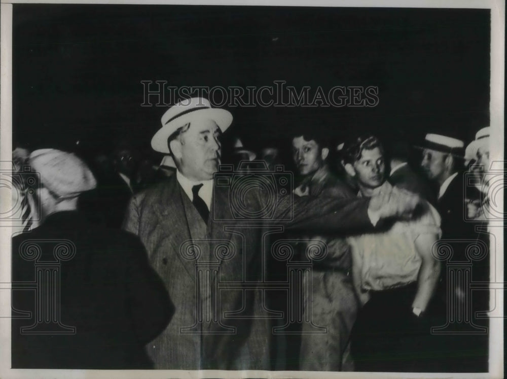 1937 Press Photo Striking steel workers at Johnstown, Pa plant