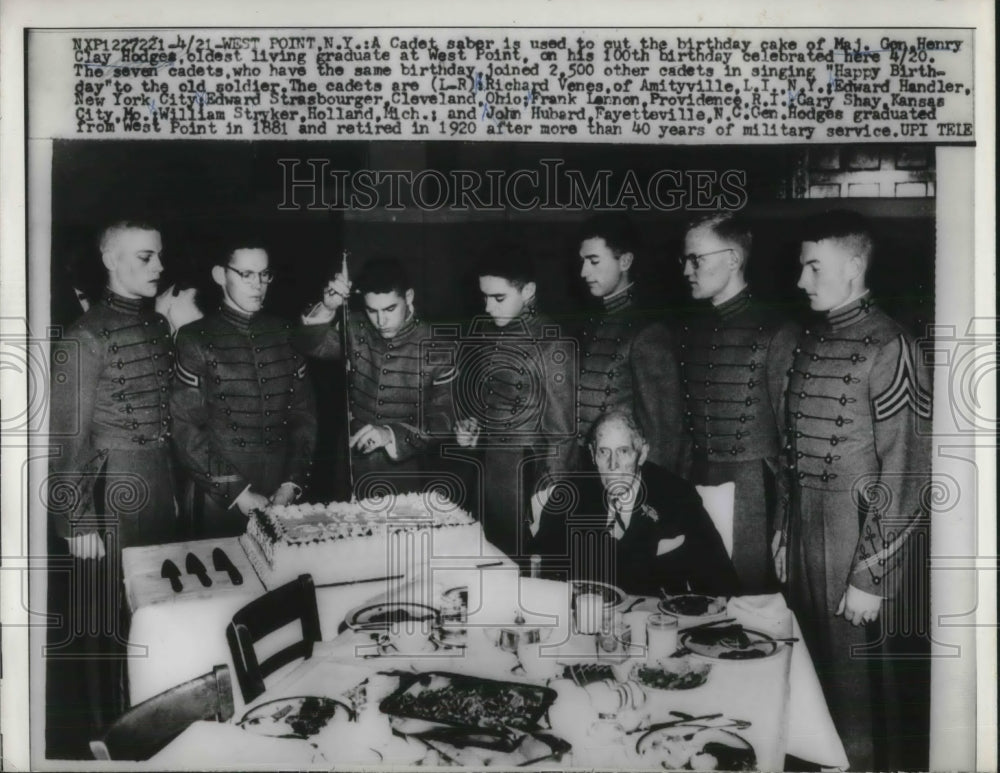 1950 Press Photo Major General Henry Clay Hodges Using Saber to Cut Bday Cake- Historic Images