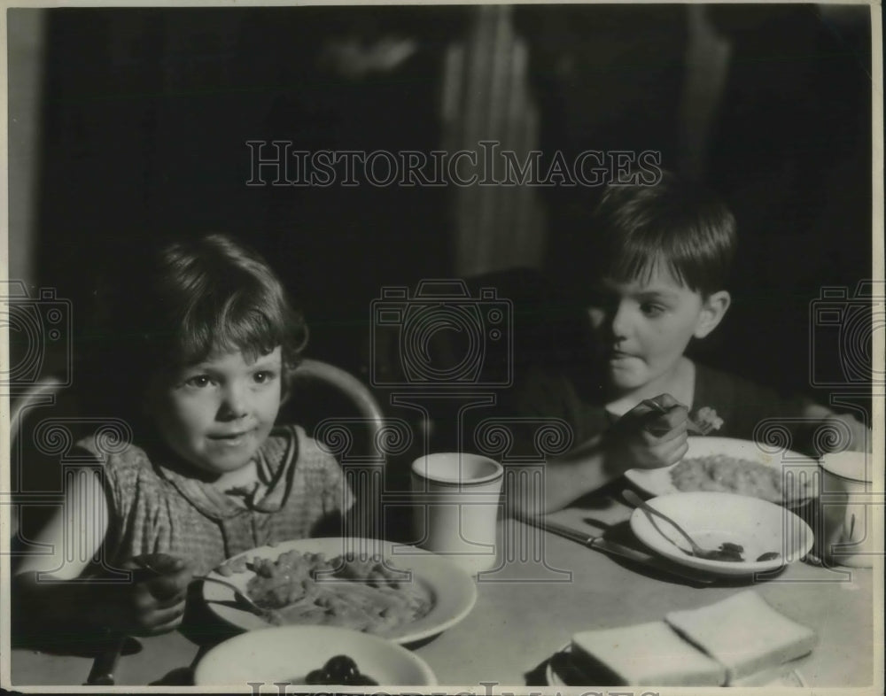 1933 Press Photo Children at the Salvation Army 122 West 14th St. New York City