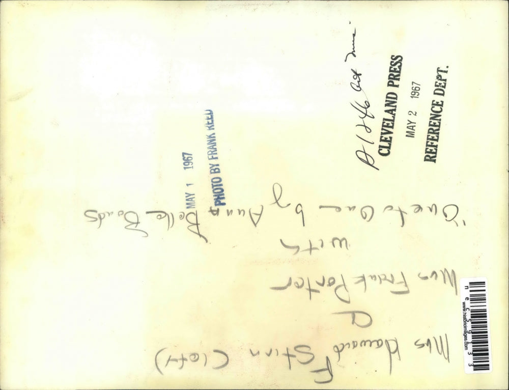 1967 Press Photo Mrs. Howard Stern(L) see "One to One" by Anna Belle Bonds.