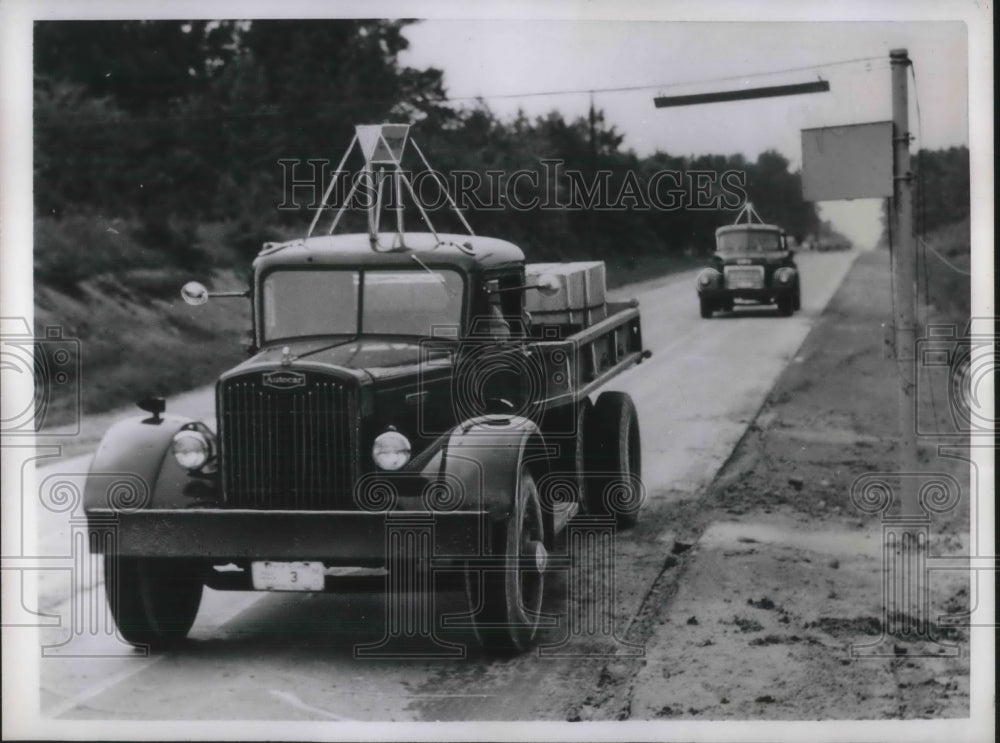 1952 Press Photo Truck rolling over the Mary Test Highway.