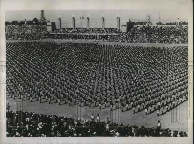 Load image into Gallery viewer, 1938 Press Photo Tenth Annual Sokol Congress training for Gala Festivities.
