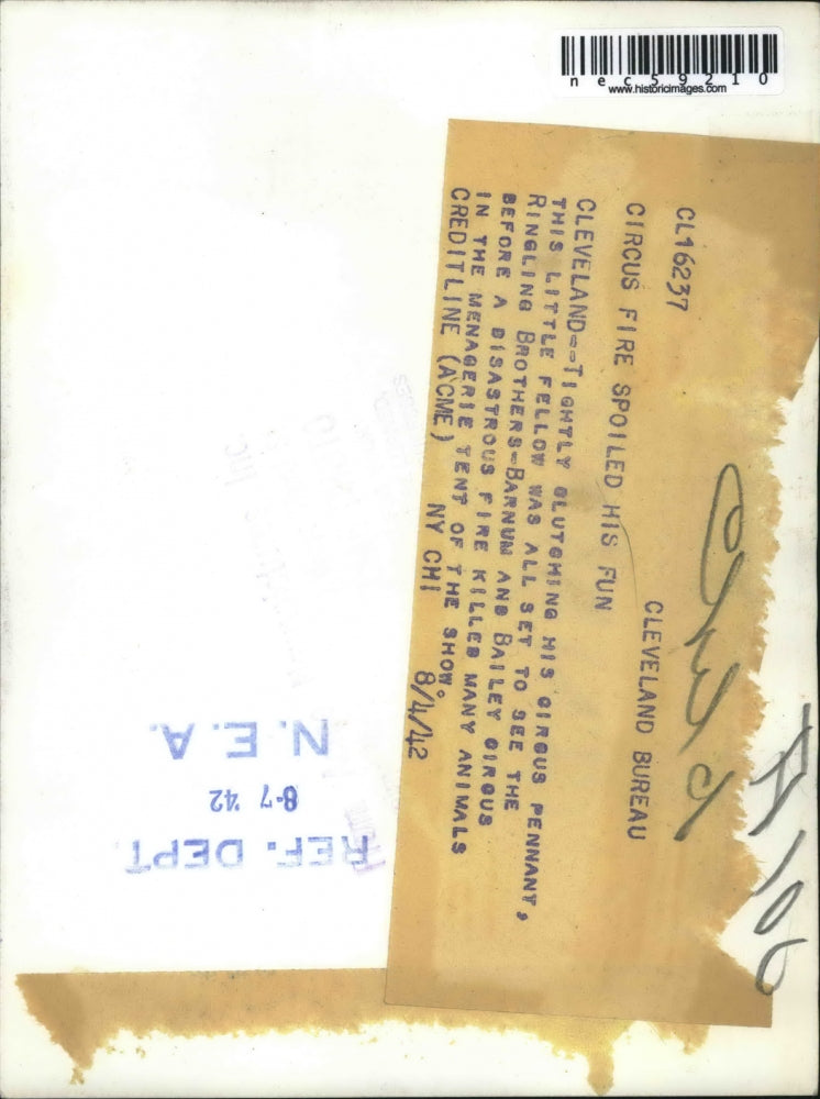 1942 Press Photo Little fellow to see Ringling Brothers-Barnum & Bailey Circus