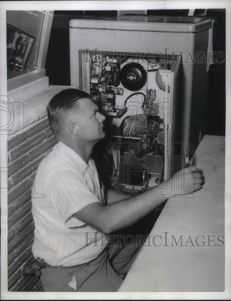 1956 Press Photo Alfred Schumacher checked Automatic Toll-talking "Toll-O-Atic".