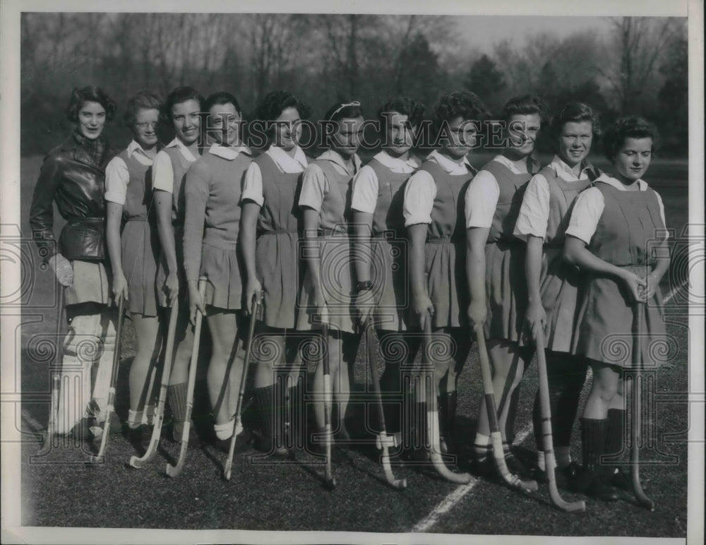 1934 Press Photo Bryn Mayr college Hockey team, Eleanor Smith, Caroline Brown,