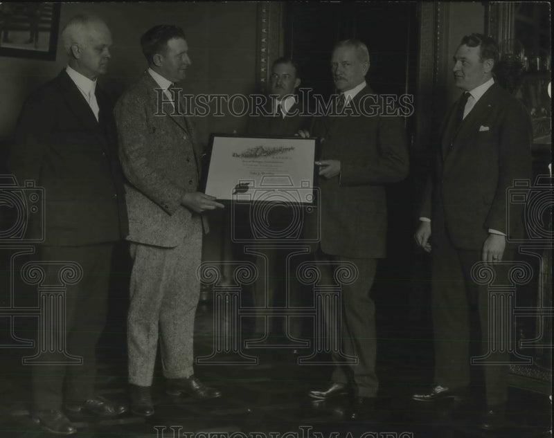 Load image into Gallery viewer, 1923 Press Photo General Pershing made honorary member of the Scottish Rite
