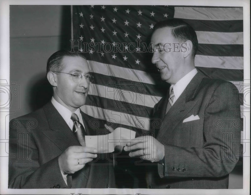 Load image into Gallery viewer, 1952 Press Photo NYC, Leon Jolson &amp; Dr Ralph Spence, teachers college Columbia
