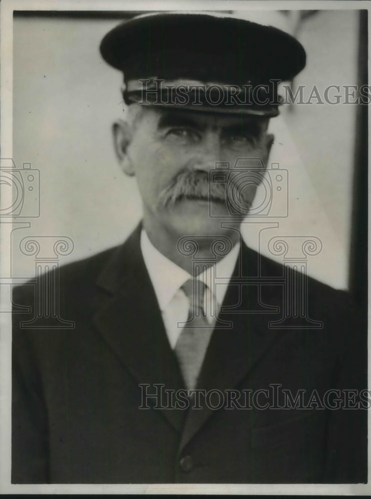 1930 Press Photo Captain RE Matt Peasley of yacht Cappy Ricks in LA, Calif- Historic Images