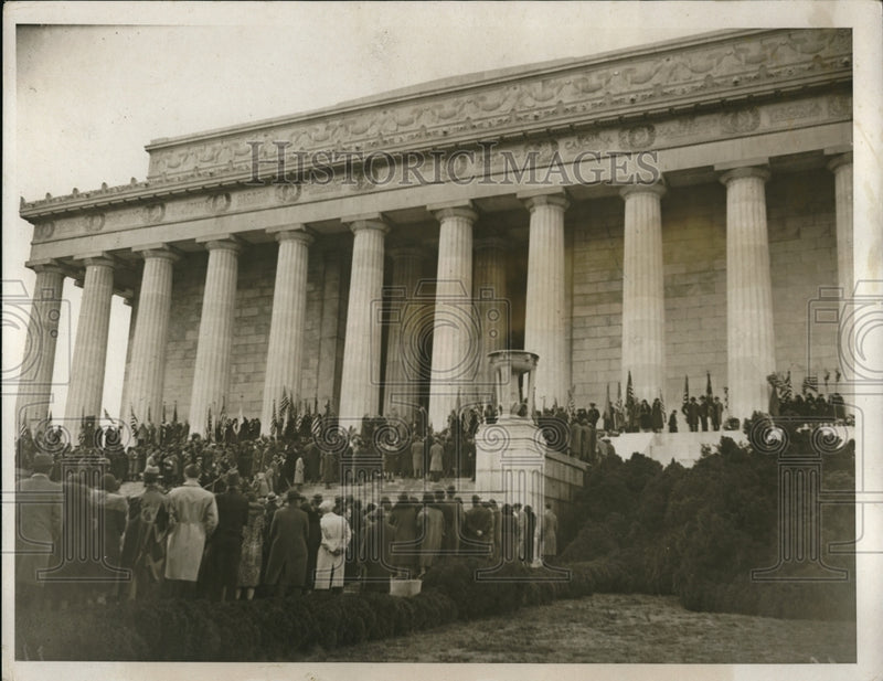Load image into Gallery viewer, 1932 Press Photo Lincoln Memorial Birthday Celebration Hiram Sinham Speaking
