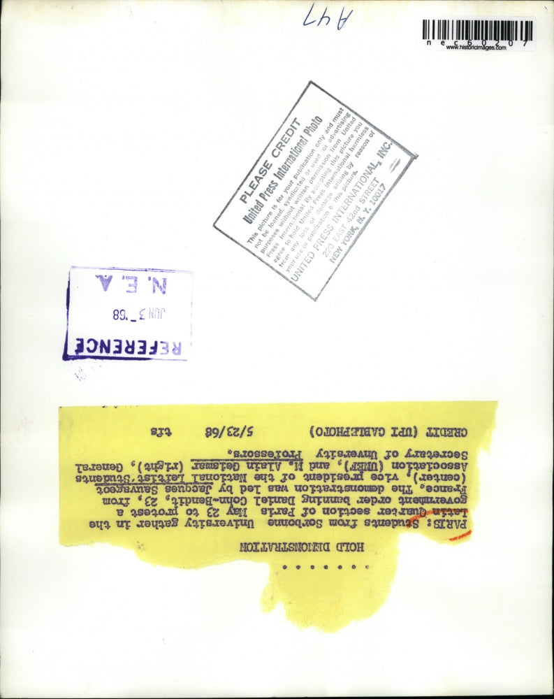 Load image into Gallery viewer, 1968 Press Photo Hold Demonstration led by Jacques Savageot center and M. Alain Geismar right
