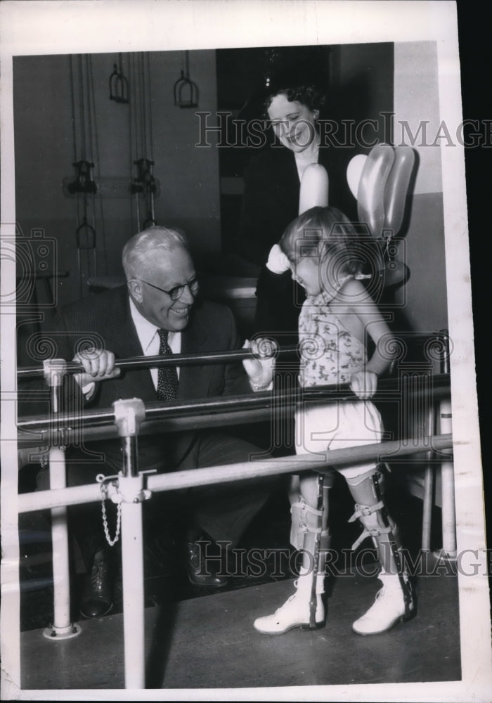 1955 Press Photo Chief Justice Earl Warren & Mrs. Warren w/ Evelyn Seay