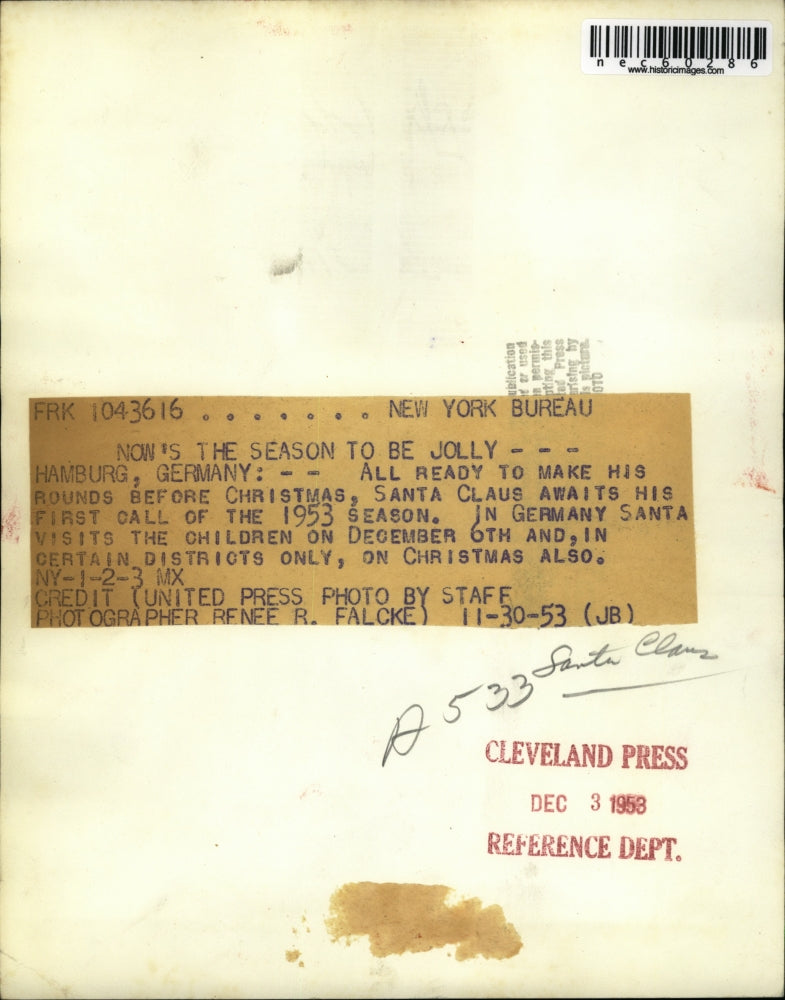 1953 Press Photo Santa Clause awaits 1st call of the 1955 season