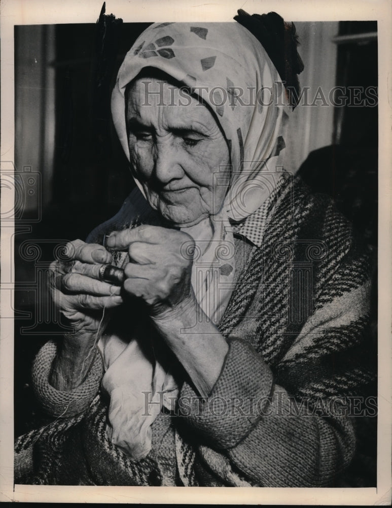 1948 Press Photo Mrs. Mary Silverstein is 101 She lives with her daughter in law