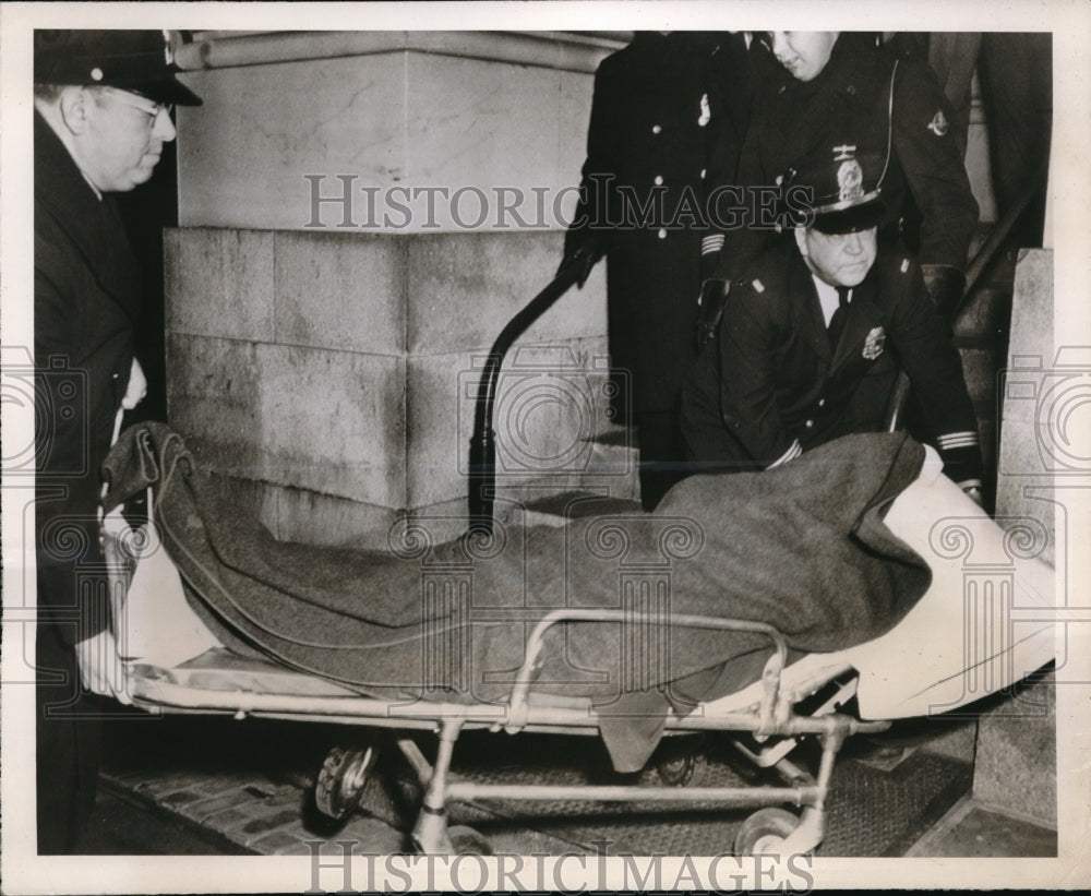 1949 Press Photo Body of Thomas C. William of N.y. shot himself at Capitol Bldg.