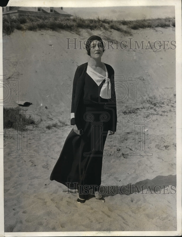 1931 Press Photo Mrs. Irving Blumenthal in beach pajamas in Palm Beach, Fla