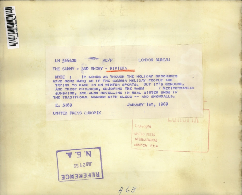 1969 Press Photo Children playing in snow in the Riviera. Mediterranean