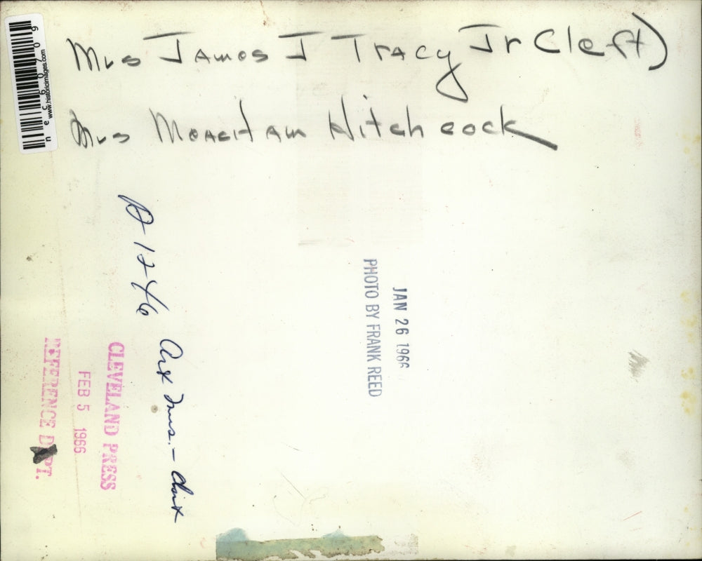 1966 Press Photo Mrs. James J. Tracy and Mrs. M. Hitchcock