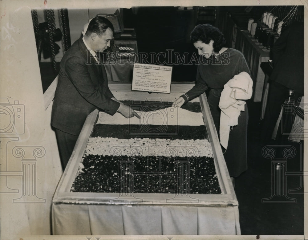 1935 Press Photo Cotton Road Exhibit Newark Airport - Historic Images