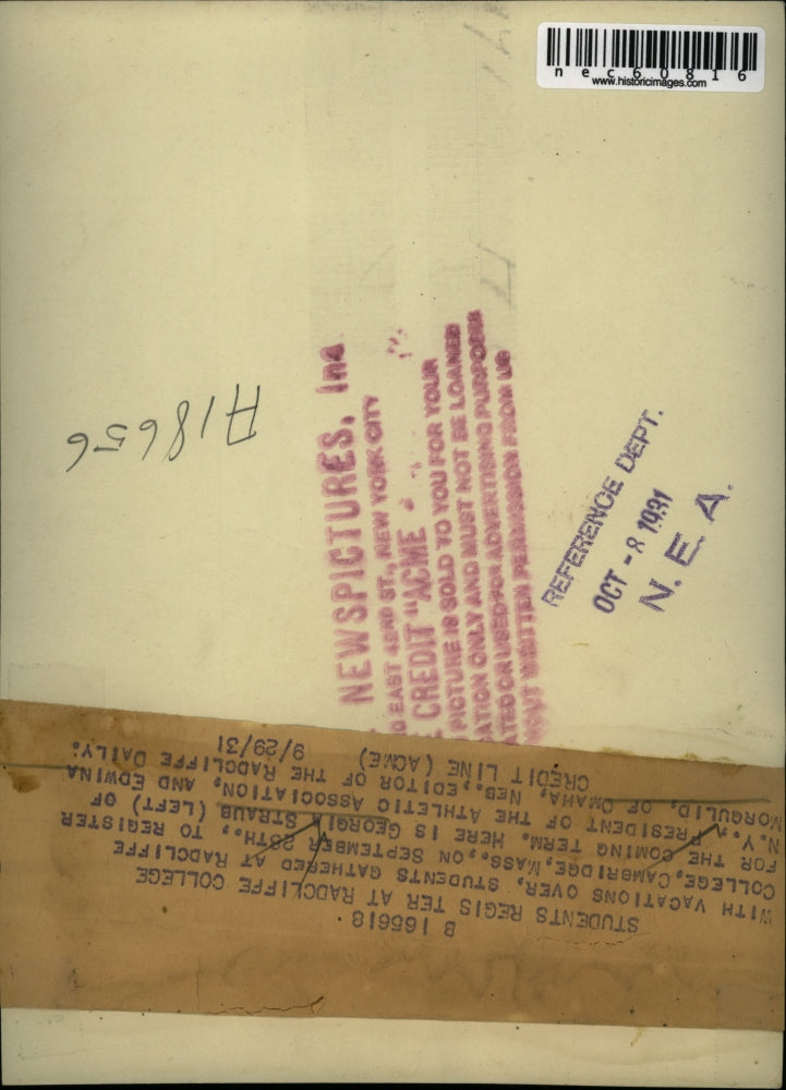 Load image into Gallery viewer, 1931 Press Photo Edwina Morgulid and Georgia Straus at Radcliff College.
