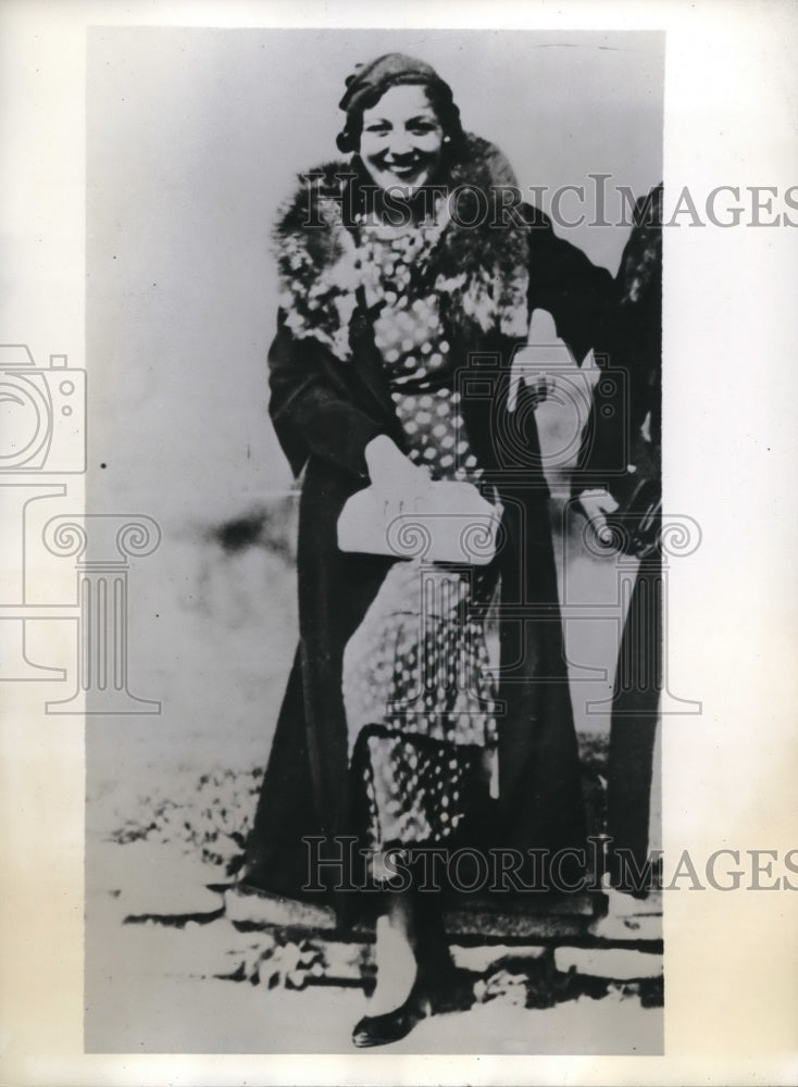1941 Press Photo Miss Beryl Morden honored. Killed when bomb exploded.