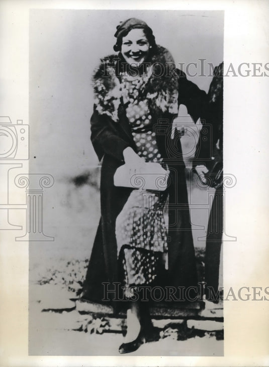 1941 Press Photo Miss Beryl Morden honored. Killed when bomb exploded.