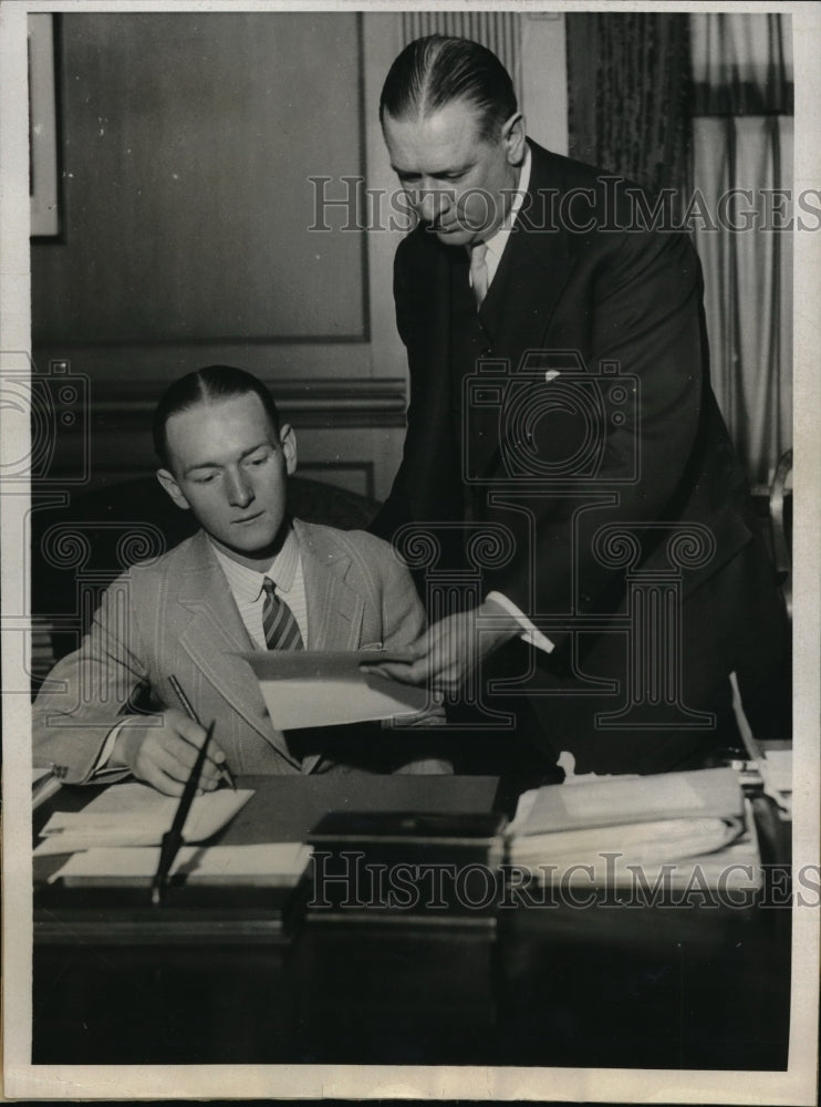 Load image into Gallery viewer, 1932 Press Photo Richard Whitney and Fred H. Van Ness. Stock exchange in NY

