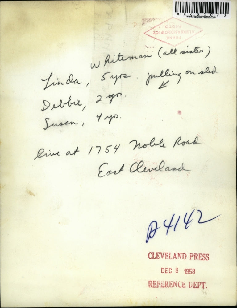 1958 Press Photo Linda, Debbie,Susan Whiteman play in snow in Cleveland, Ohio