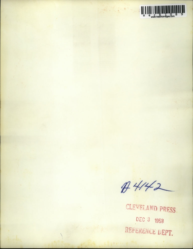 1958 Press Photo 6 year old Gary Hewitt take a bite of an icicle