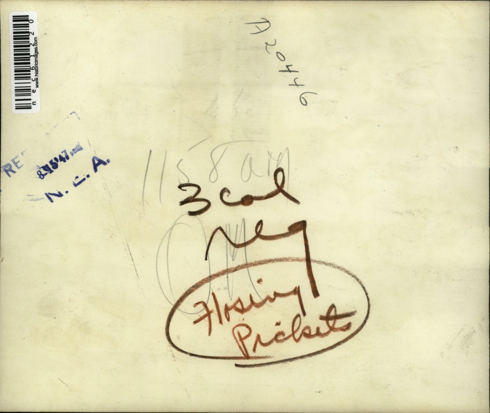 1947 Press Photo Police use fire hose to destroy pickets at Remington-Rand plant