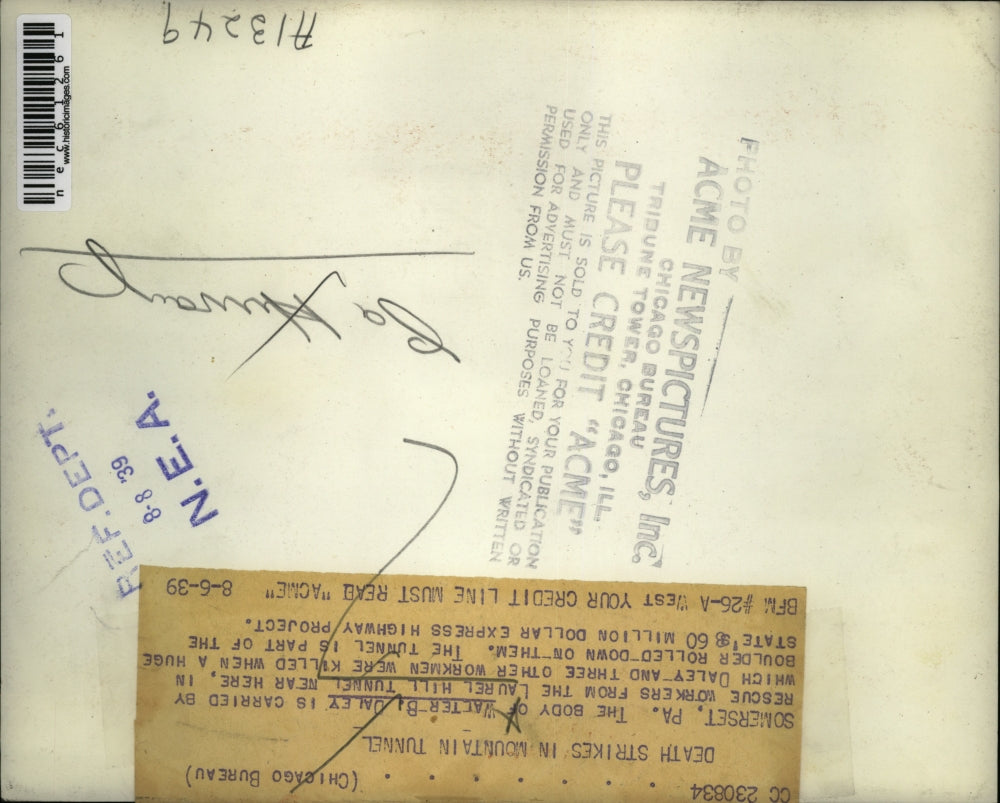 1939 Press Photo Walter B. Daley's Body Removed from Laurel Hill Tunnel