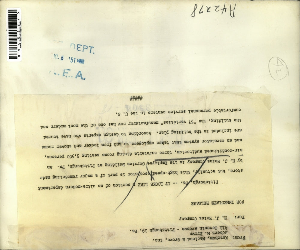 1951 Press Photo New escalator by JA Heinz Co in Pittsburgh, Pa bldg