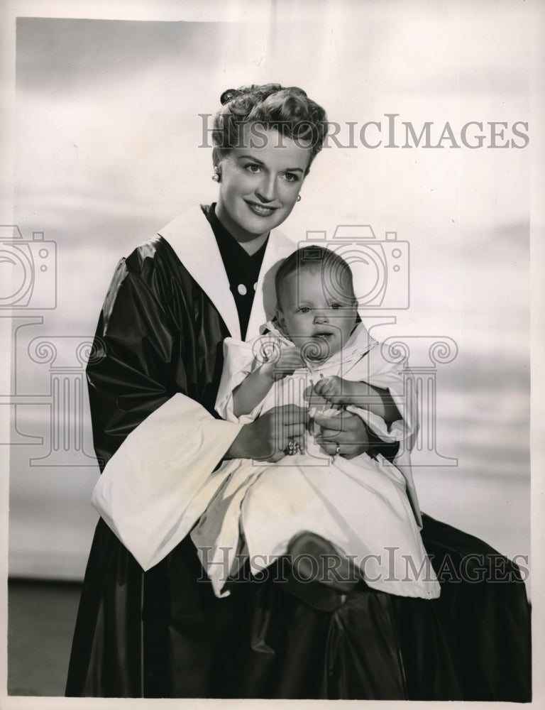 1953 Press Photo Rosemary De Camp plays nurse Judy on CBS Radio Dr. Christian