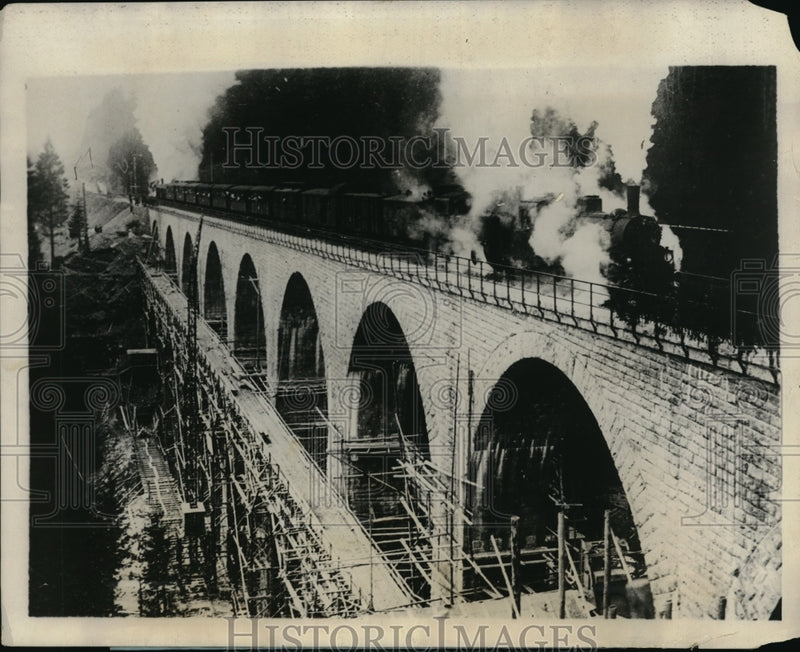 Load image into Gallery viewer, 1927 Press Photo The largest stone bridge in Europe crosses abyss of Ravenna
