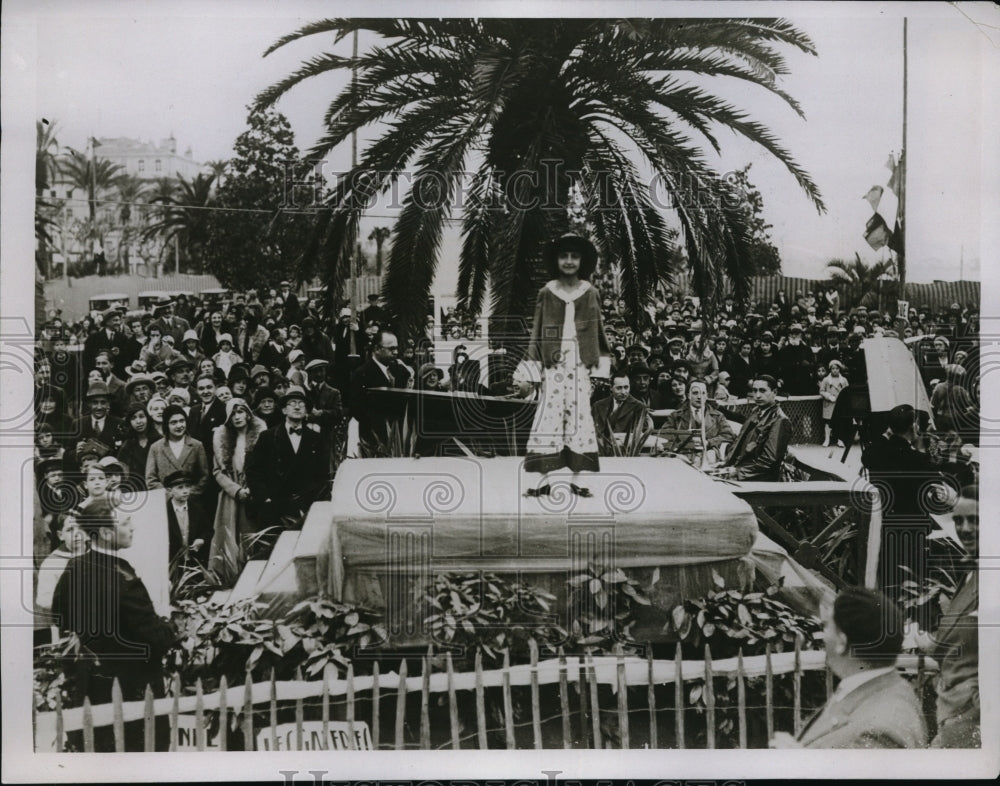 1931 Press Photo Dress parade at Cannes.