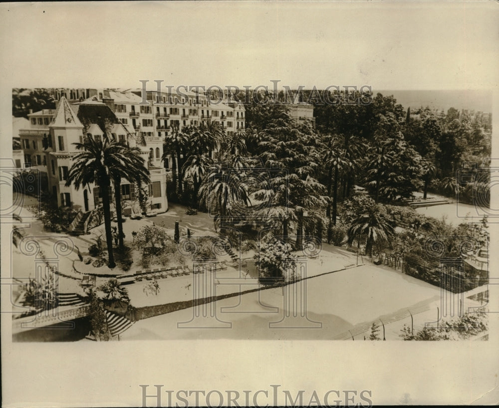 1929 Press Photo Unusual for snow in Cannes, France. Riviera resort.