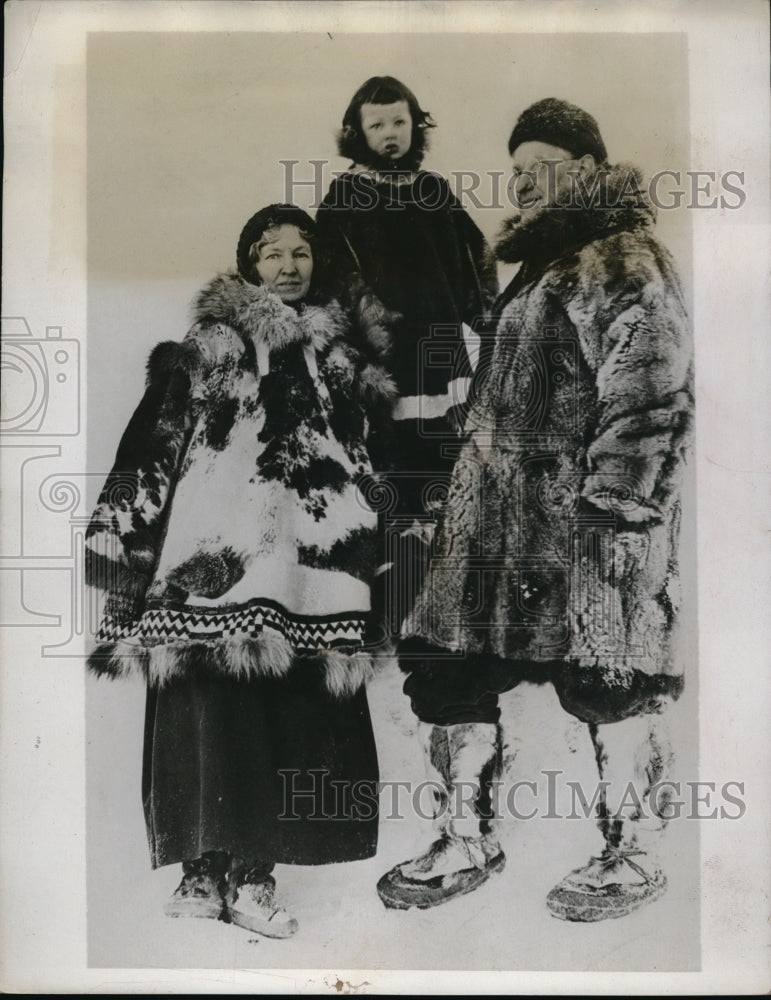 1936 Press Photo Dr Chreist, wife, son in Alacska, Influenza deaths occurring- Historic Images